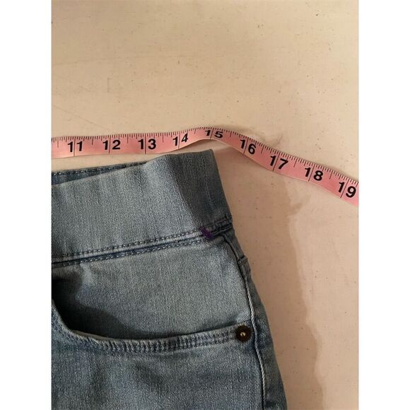 *3/$15 DKNY Women's Shorts Size M Blue Denim Casual Summer Stretch - Picture 2 of 10